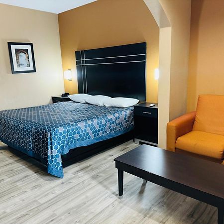 Executive Inn & Suites Floresville Extérieur photo